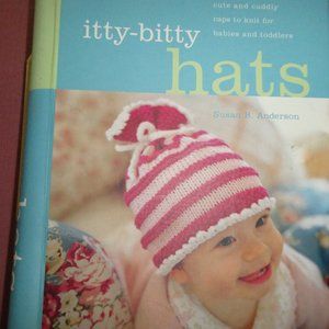 HCVR KNITTING BOOK-ITTY-BITTY HATS SUSAN ANDERSON-INSTRUCTIONS & PICTURES